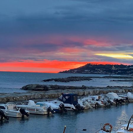 Il Timone Lägenhet Riva Ligure Exteriör bild