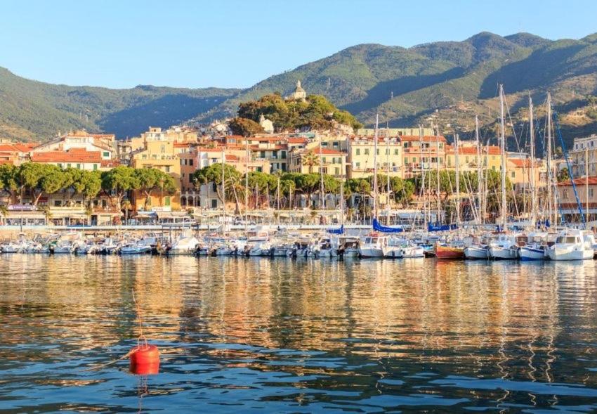 Il Timone Lägenhet Riva Ligure Exteriör bild